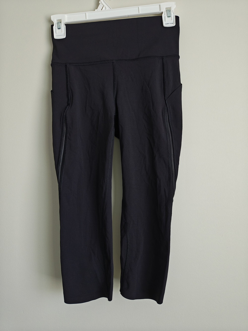 lululemon athletica Black  Capri Leggings Size 4 - Picture 3 of 11
